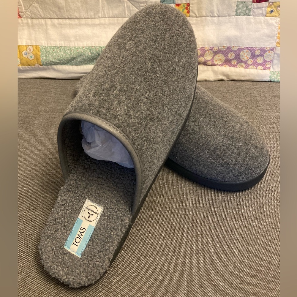 Tom’s Men’s Harbor Slippers Size 14, Grey, New in Box